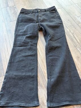 Women’s Old Navy Black High-Rise WOW Flare Jeans